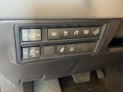 Used 2026 Toyota Sequoia Capstone AWD/4WD image 18