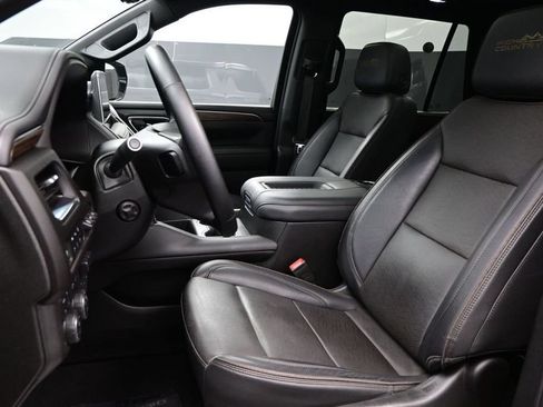 Used 2024 Chevrolet Tahoe High Country AWD/4WD image 9