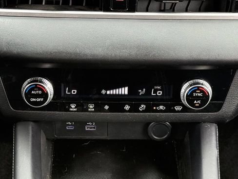 Used 2022 Mitsubishi Outlander ES AWD/4WD image 19