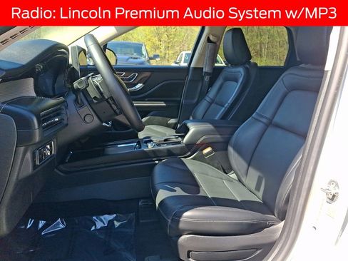 Used 2024 Lincoln Corsair Reserve w/ Equipment Group 201A AWD/4WD image 13