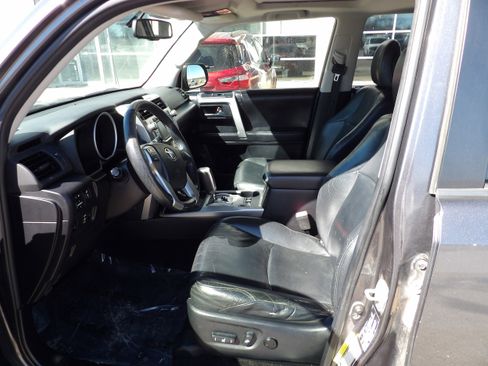 Used 2012 Toyota 4Runner Limited AWD/4WD image 10