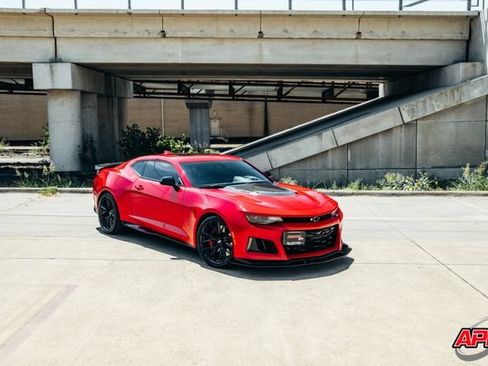 Used 2018 Chevrolet Camaro ZL1 RWD image 15