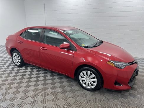 Used 2018 Toyota Corolla LE image 4