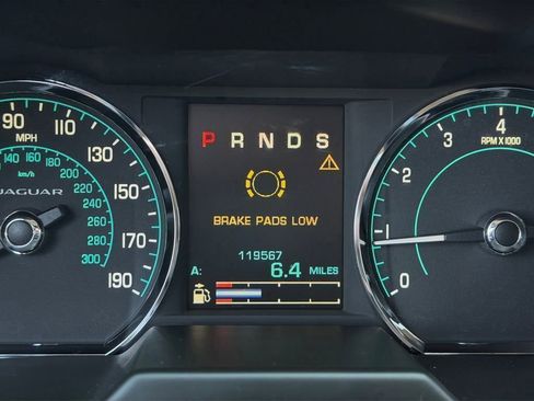 Used 2014 Jaguar XF 3.0 image 19