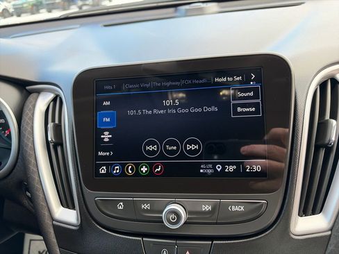 Used 2025 Chevrolet Malibu LT image 17