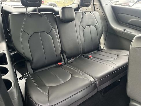 New 2026 Chrysler Pacifica Select FWD image 16