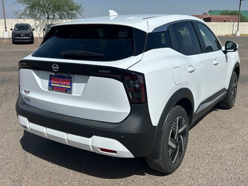Used 2025 Nissan Kicks SV FWD image 5