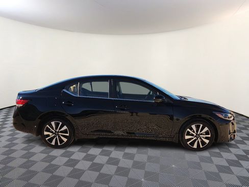 Used 2025 Nissan Sentra SV w/ SV Premium Package image 5