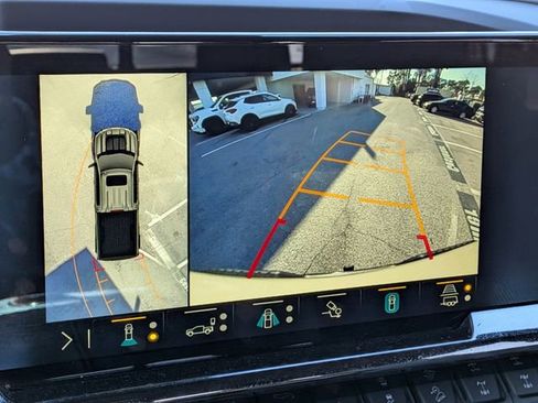 Used 2023 Chevrolet Silverado 1500 ZR2 w/ Technology Package image 22