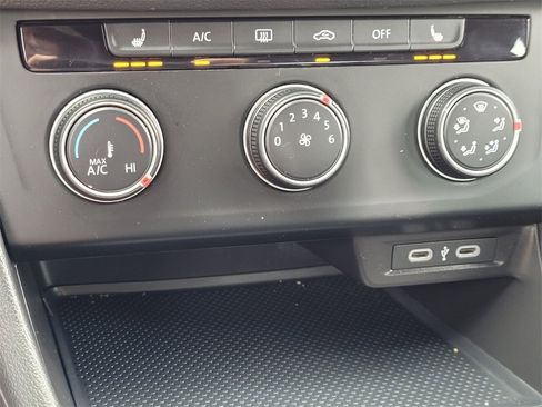 Used 2024 Volkswagen Jetta Sport image 16