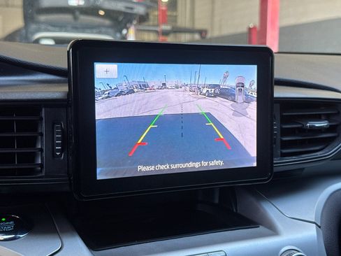 Used 2021 Ford Explorer XLT RWD image 23