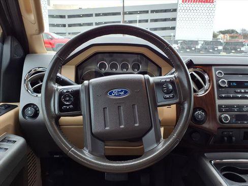 Used 2011 Ford F250 Lariat w/ Lariat Interior Pkg image 12