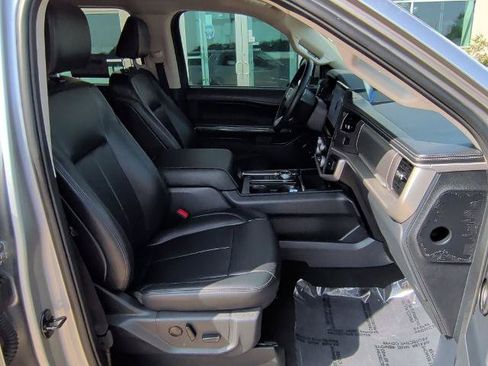 Certified 2024 Ford Expedition XLT RWD image 20