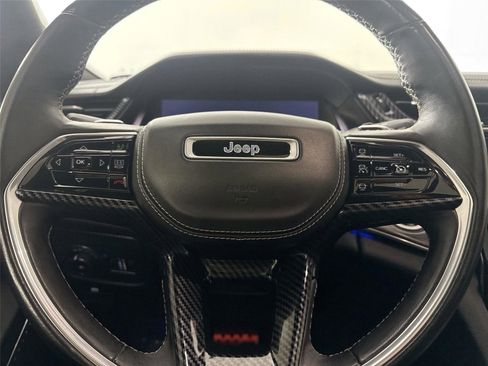Used 2022 Jeep Grand Cherokee L Overland w/ MOPAR Finishing Package AWD/4WD image 17
