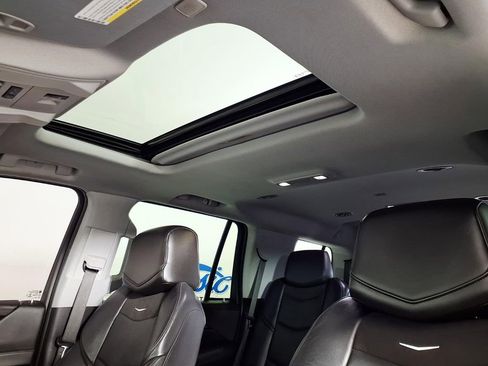 Used 2020 Cadillac Escalade Luxury RWD image 15