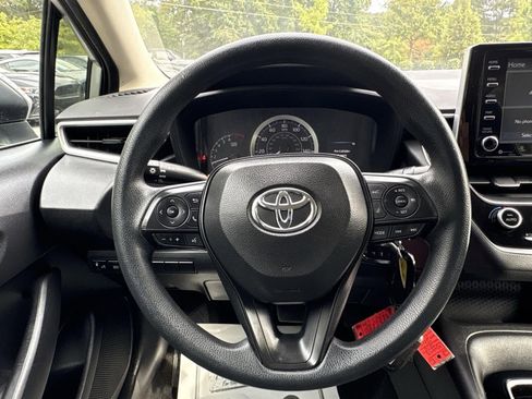 Used 2021 Toyota Corolla LE image 24