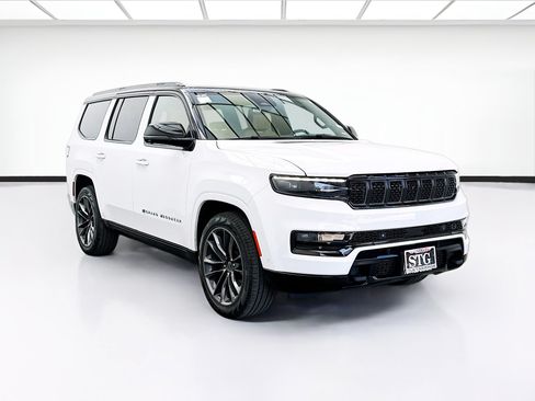 Used 2024 Jeep Grand Wagoneer Series III w/ Quick Order Packagew 28T AWD/4WD image 3