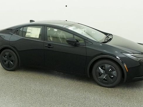 New 2026 Toyota Prius Plug-In Hybrid FWD image 12