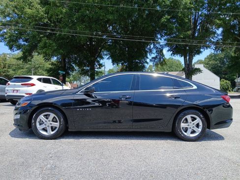 Used 2022 Chevrolet Malibu LT FWD image 1