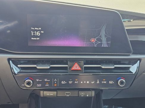 Certified 2024 Kia Niro Wind FWD image 13