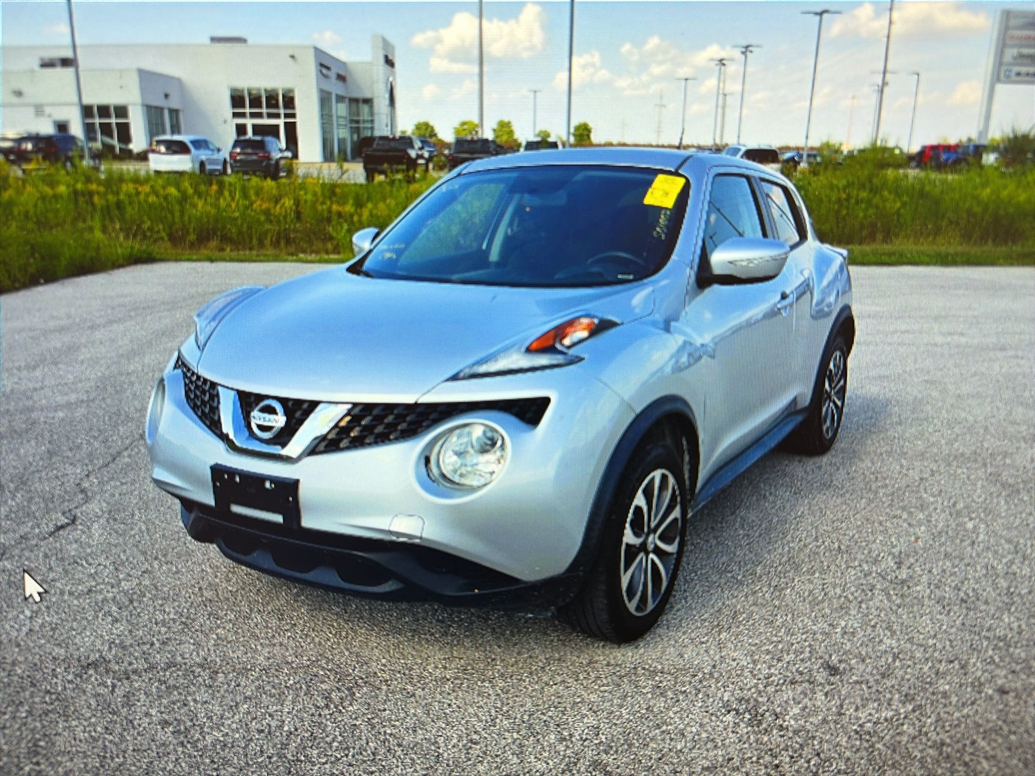 Used 2017 Nissan Juke SV FWD image 3