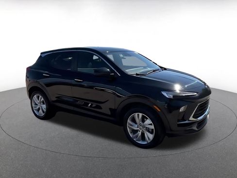 Used 2025 Buick Encore GX Preferred FWD image 2