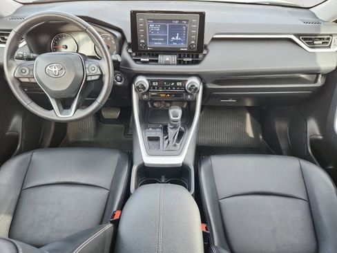 Used 2022 Toyota RAV4 XLE Premium image 10