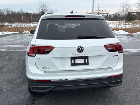 Used 2022 Volkswagen Tiguan SE image 9