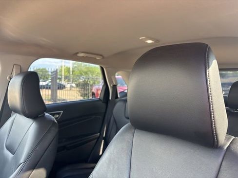Used 2022 Ford Edge Titanium AWD/4WD image 9