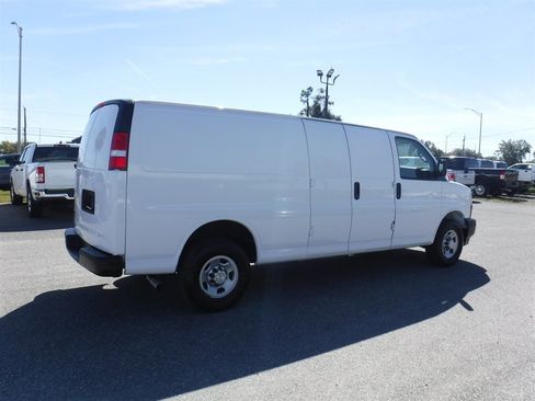 Used 2022 Chevrolet Express 2500 G2500 image 3