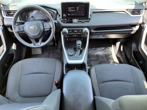 Used 2025 Toyota RAV4 LE image 9