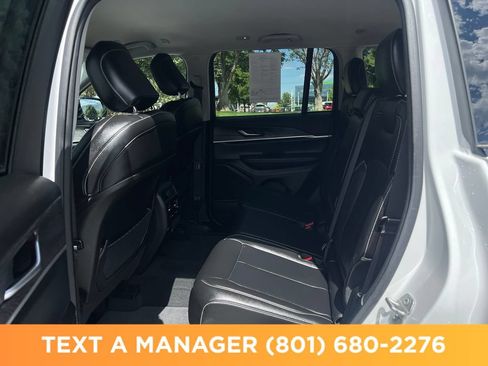 Used 2023 Jeep Grand Cherokee Limited w/ Trailer Tow Prep Group (B) AWD/4WD image 23
