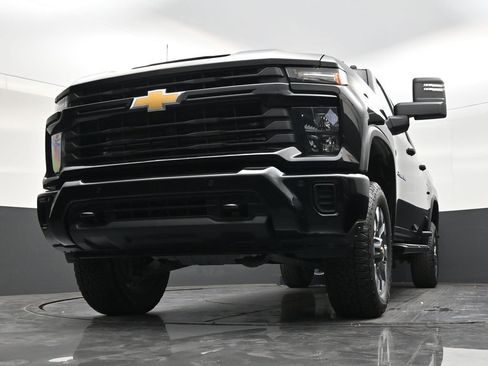 Used 2025 Chevrolet Silverado 2500 Custom w/ Custom Value Package AWD/4WD image 27