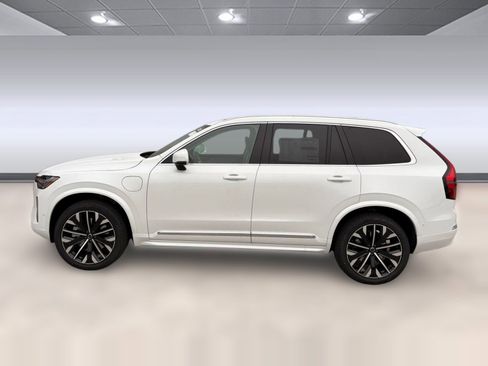 New 2026 Volvo XC90 T8 Ultra image 2