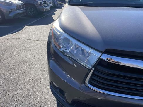 Used 2015 Toyota Highlander LE image 16