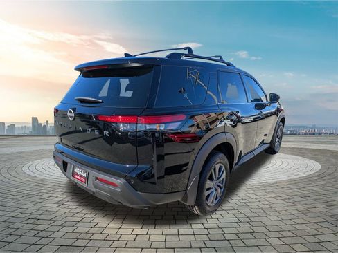 New 2025 Nissan Pathfinder SV w/ Black Appearance Package image 4
