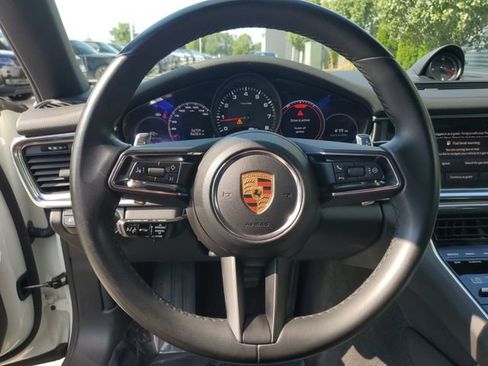 Used 2023 Porsche Panamera image 23