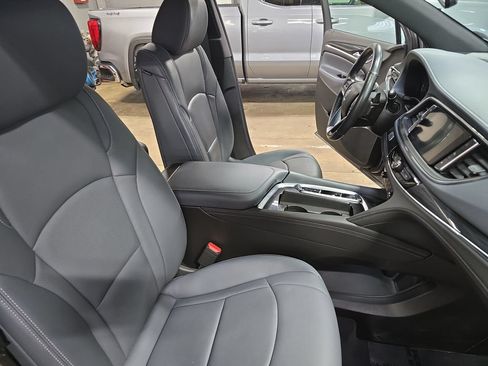 Used 2023 Buick Enclave Essence w/ Experience Buick Package AWD/4WD image 11