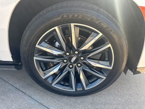 Used 2022 Cadillac Escalade Premium Luxury Platinum image 9