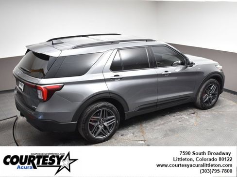 Used 2025 Ford Explorer ST-Line w/ Premium Package image 37