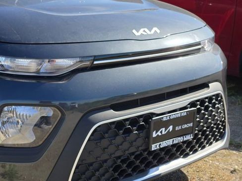 Certified 2022 Kia Soul LX FWD image 5
