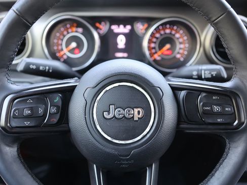 Used 2018 Jeep Wrangler Unlimited Sport S AWD/4WD image 34