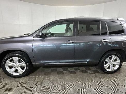 Used 2010 Toyota Highlander Limited AWD/4WD image 5