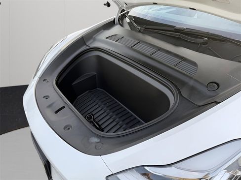 Used 2023 Tesla Model Y Long Range image 13