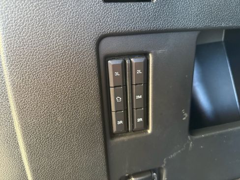 Used 2019 Ford Expedition Max XLT w/ Equipment Group 202A image 9