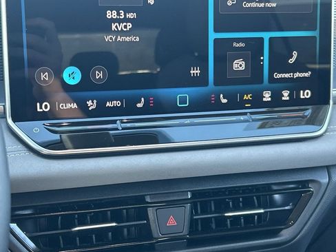 New 2026 Volkswagen Tiguan SE FWD image 23