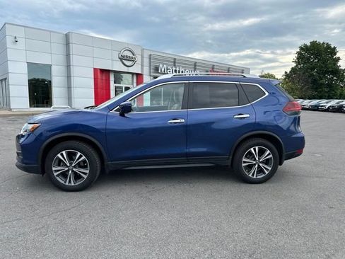 Used 2019 Nissan Rogue SV w/ Premium Package AWD/4WD image 2