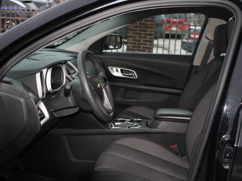 Used 2017 Chevrolet Equinox LS image 7