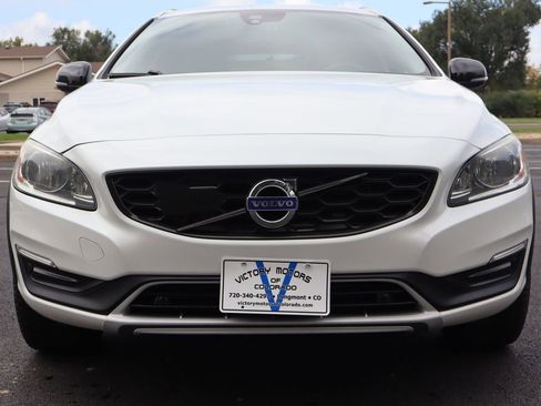 Used 2018 Volvo V60 T5 Cross Country w/ Convenience Package image 13