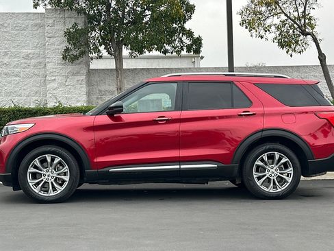 Used 2021 Ford Explorer Limited w/ Equipment Group 301A image 7